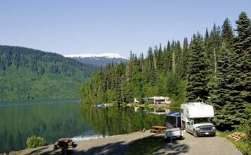 7 Healthy D.I.Y. Airplane Snacks